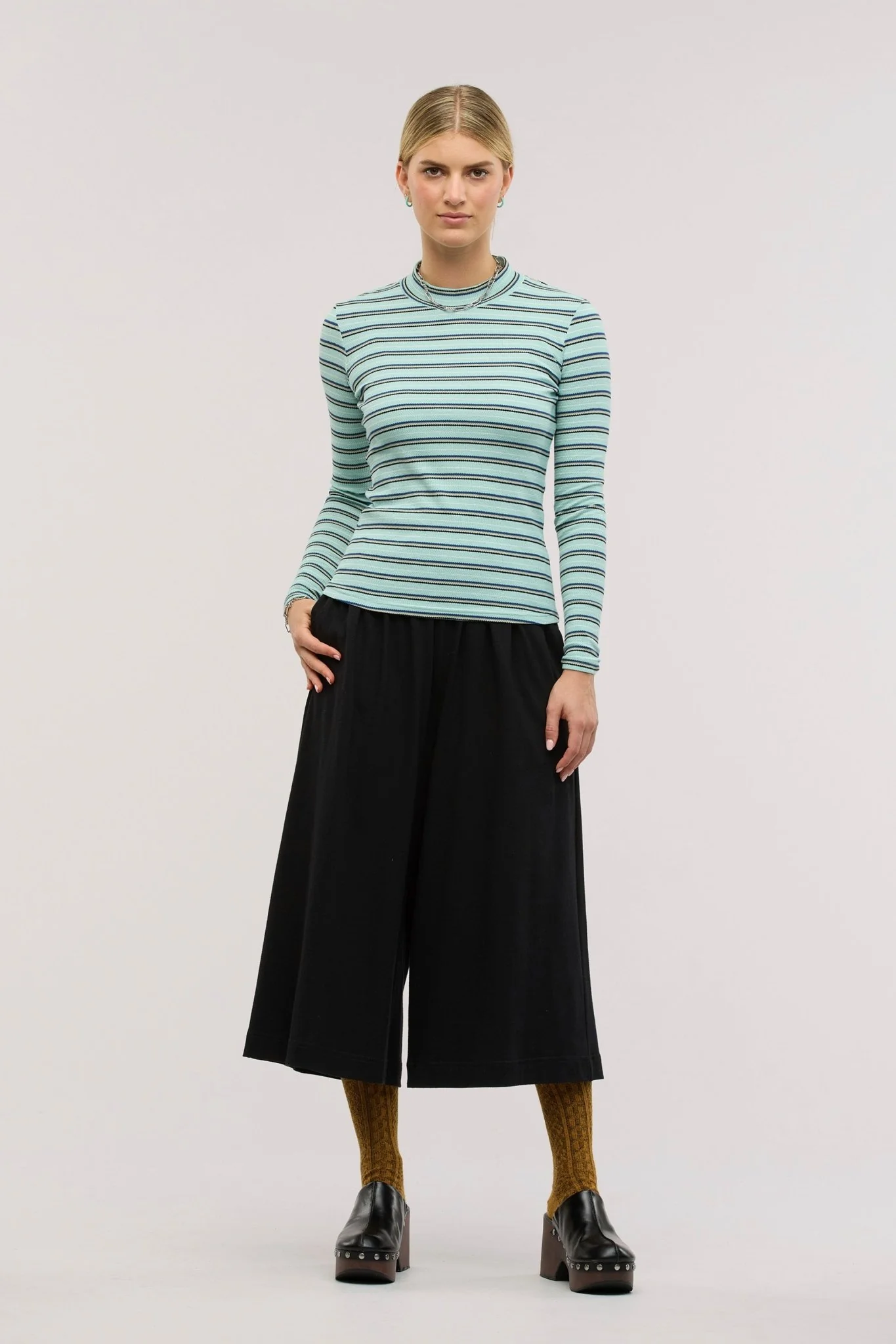 Traveller Waffle Top - Image 5