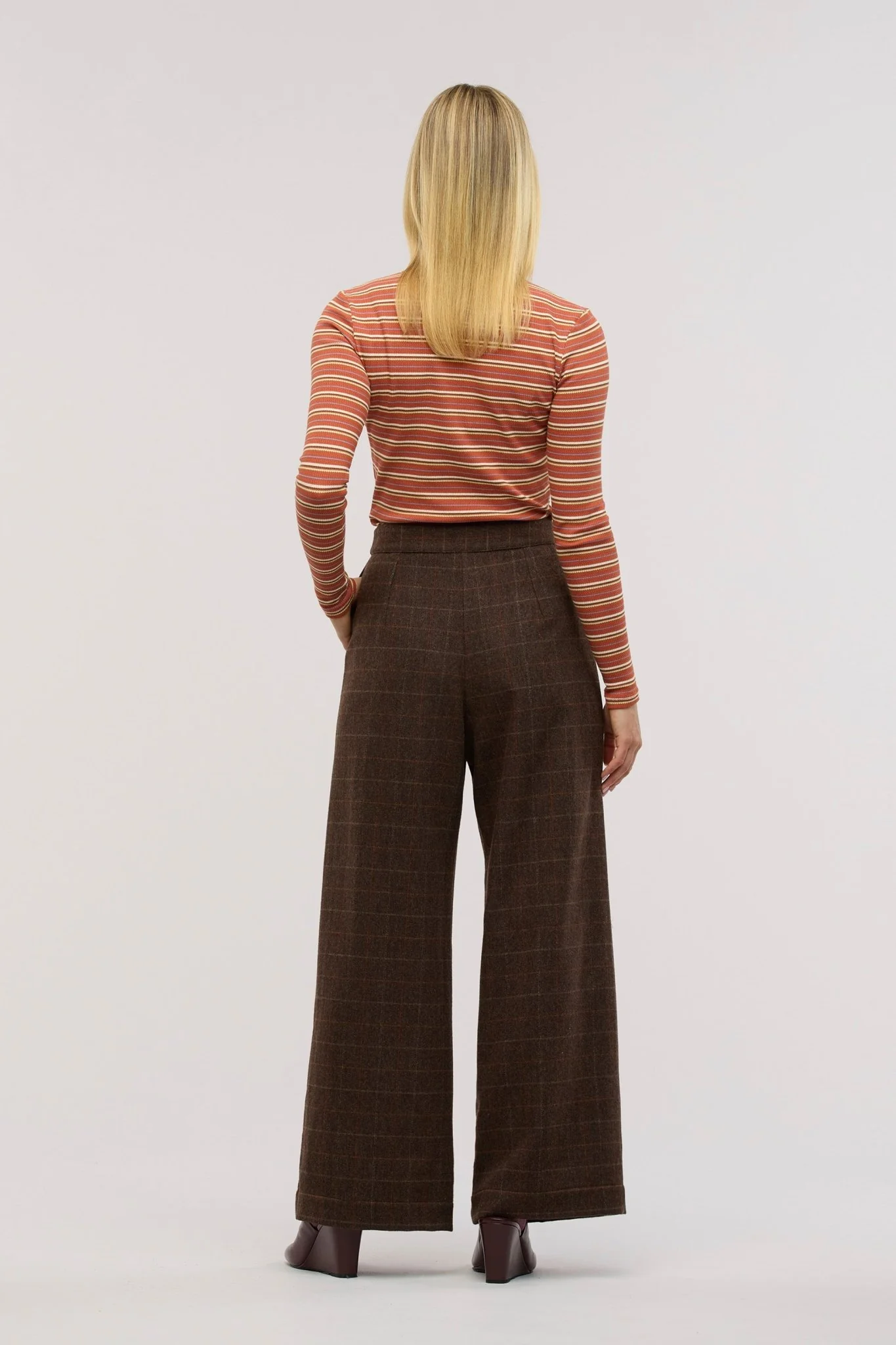 Traveller Waffle Top - Image 9