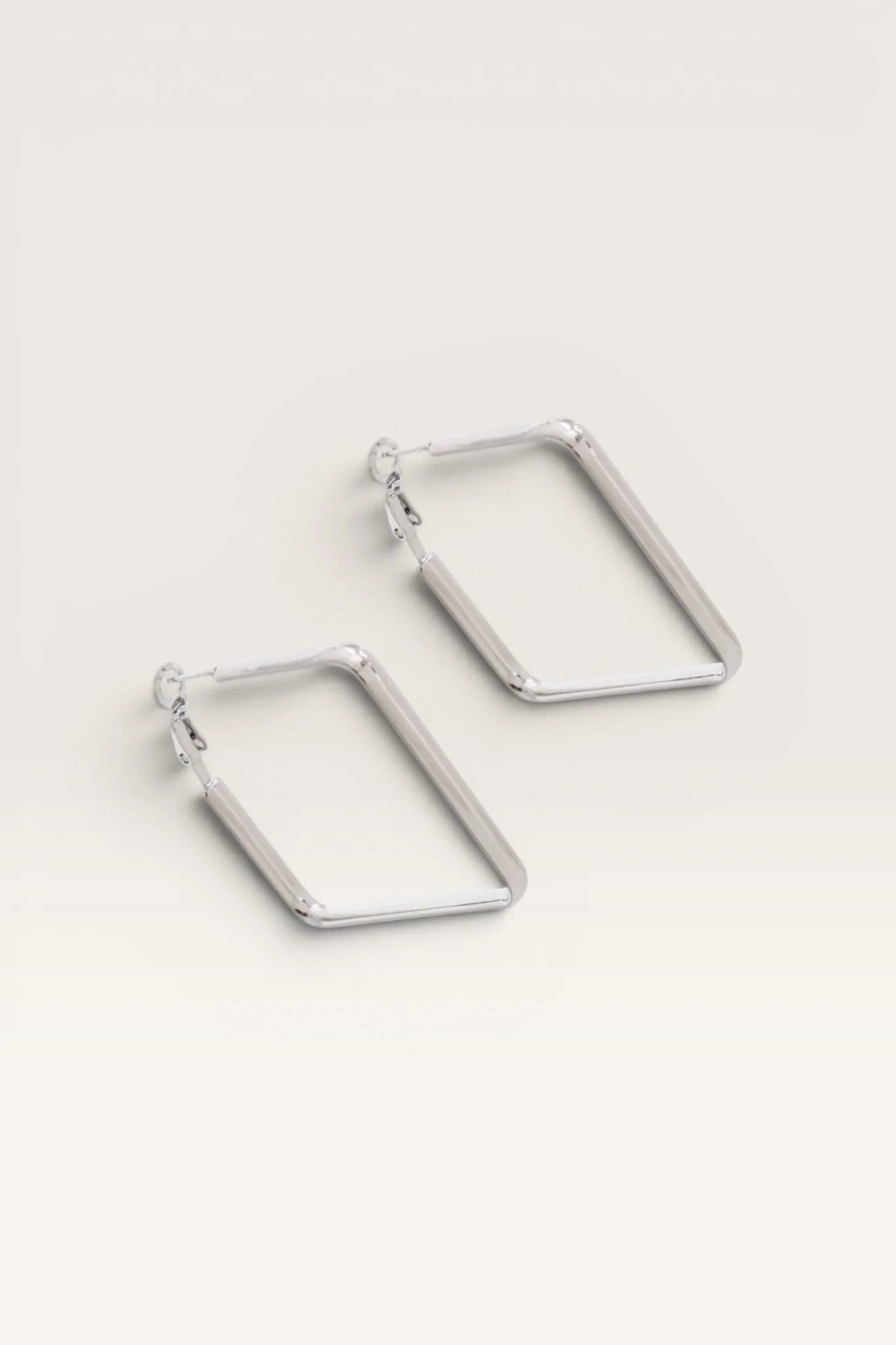True Form Earring - Image 3